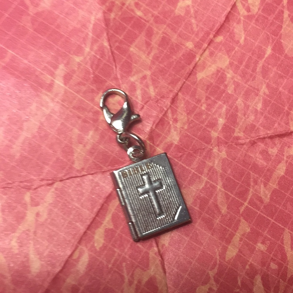 ✨BRAND NEW✨ Silver Bible Charm/Locket